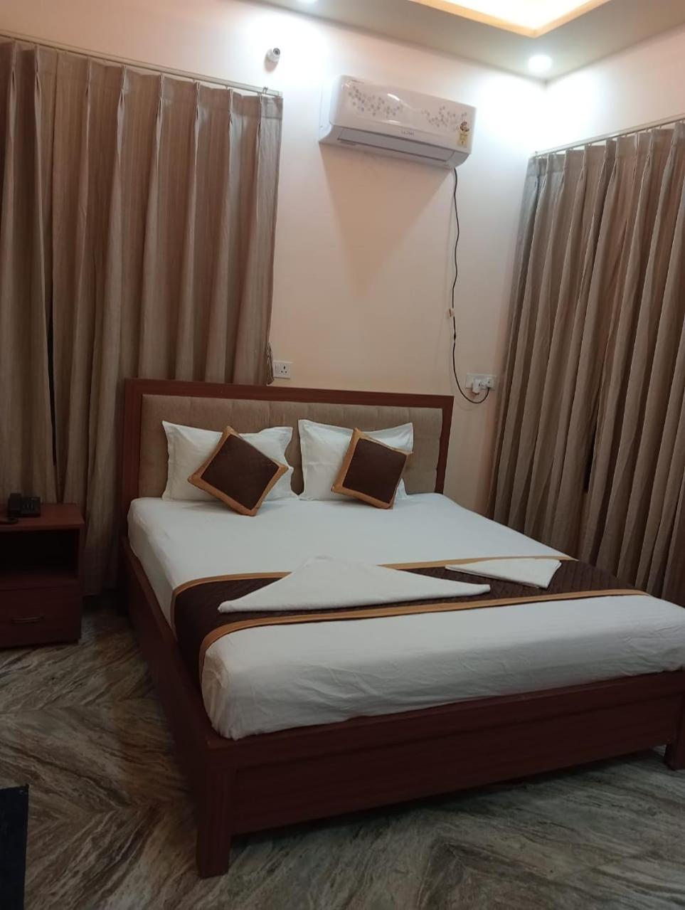 Varanasi Group Of Hotels !! Top Rated & Most Awarded Property In Varanasi !! Hotel 4*