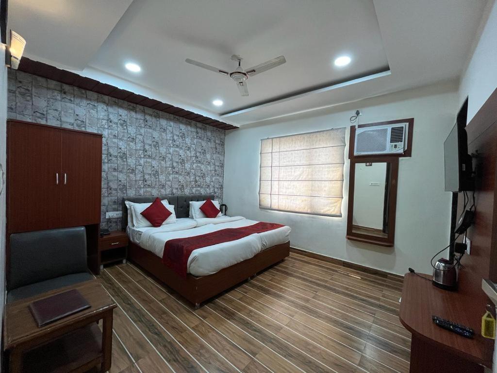 Varanasi Group Of Hotels !! Top Rated & Most Awarded Property In Varanasi !! 4*