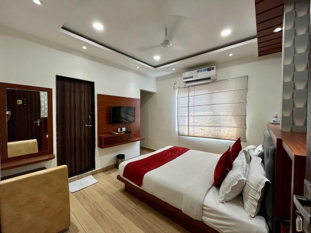 Varanasi Group Of Hotels !! Top Rated & Most Awarded Property In Varanasi !!
